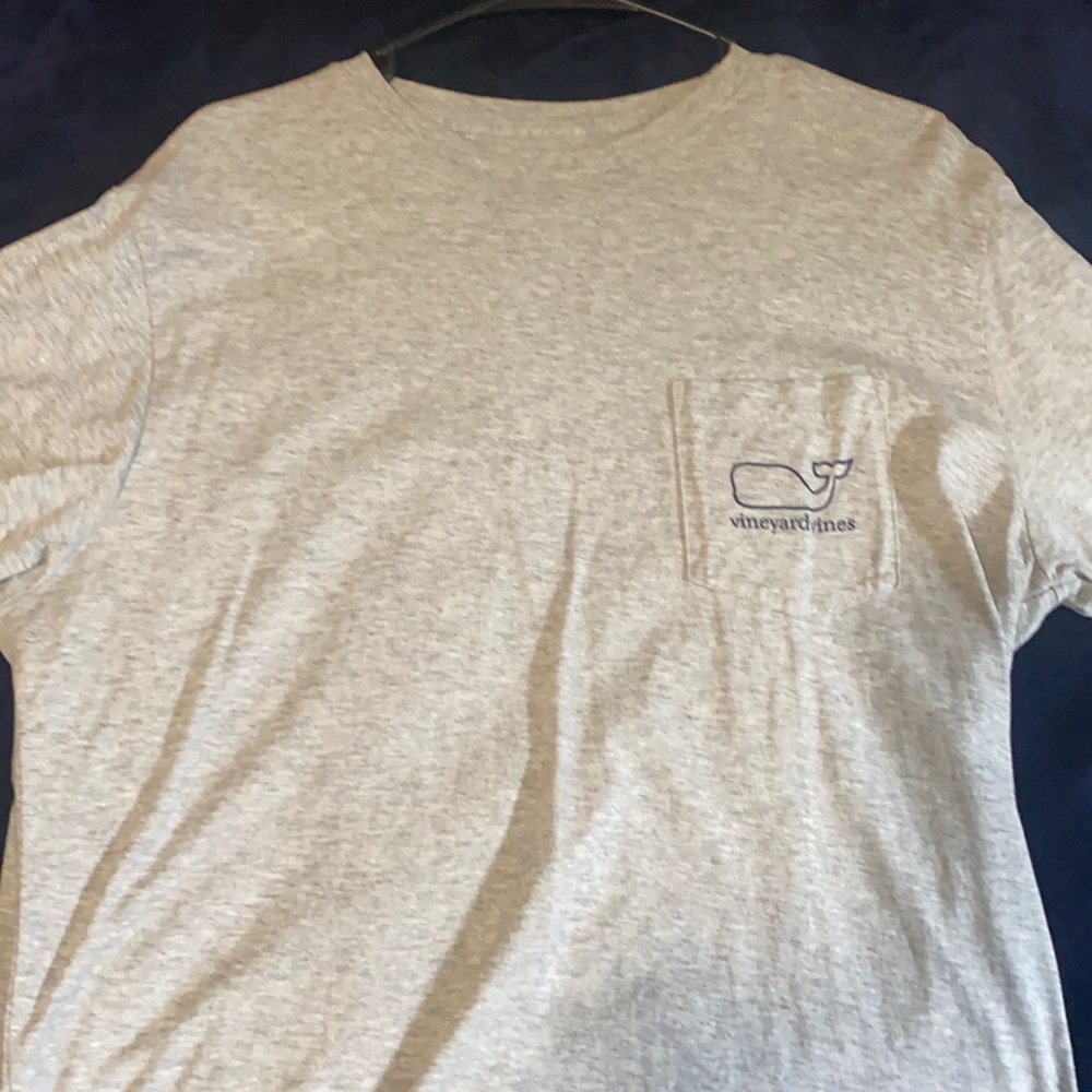 Vintage vineyard vines t-shirt